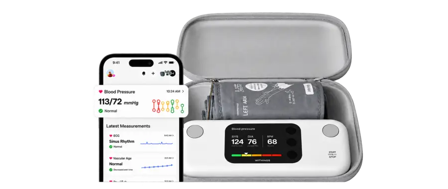 Withings BPM Vision mit Manschette, Etui und Smartphone